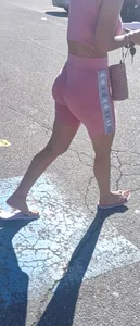 Latina w/ FAT JIGGILY ass. Pink shorts
