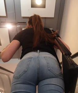 Milf with a very sexy ass in tight blue jeans, a great collection of creepshots