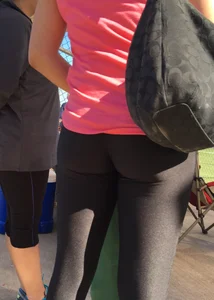 Candid girls in leggings and tights