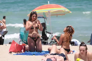 Sexy Florida beach bikini girls