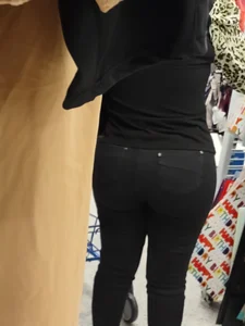 Latina shapely ass in Ross