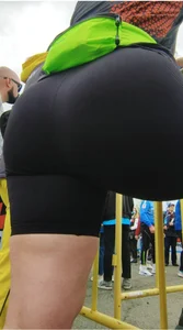 Juicy ass in spandex shorts + Gif!