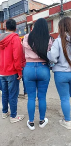 nalgas en jeans lisos