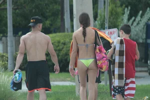 Deerfield Beach girls in bikinis