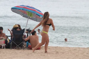 Florida beach and bikini girls