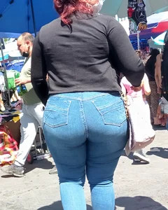 Mega-Ass in tight jeans