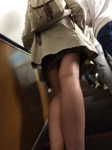 Sexy Legs in Flats and Skirt Subway Escalator Creepshot