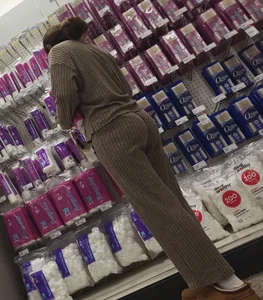 Jiggly Bubble Butt VPL Wedgie