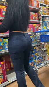 Sexy figure on this latina milf