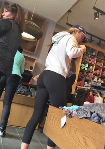 Booty in Yoga Pants Closeups Gallery