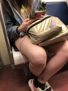 Cute Teen Candid Girl in Glasses Subway Creepshots Gallery