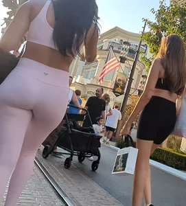 Pink Leggings Great Ass (OC)