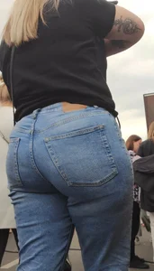 Thick blonde brick house has a massive ass