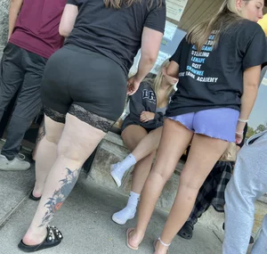 Waiting for bagels  (oc)