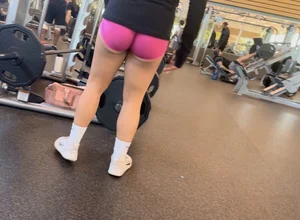 Gym cap Latina 🏋️‍♀️ (OC)