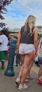 Tighest Cheeky Lulus on college Pawg with faceshots, bonus 2nd set of cheeks too!