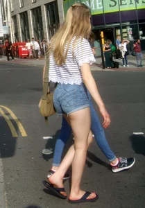 Various sexy teens in little shorts
