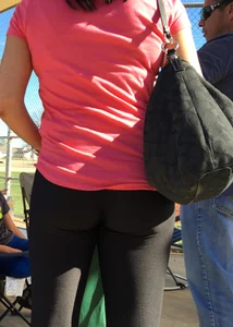 Candid girls in leggings and tights