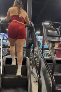 Dumb thicc Latina