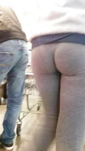 Candid girls in leggings and tights