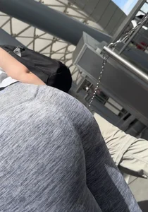 Brunette with nice ass in grey leggings (gif + closeups)
