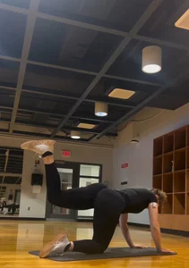 [Non OC] Beauty ass in black leggings
