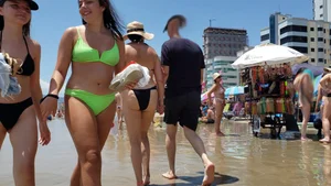 Brazillian beach creepshots, huge gallery of candid girls in swimsuits