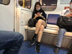 Candid Subway Girl With Hot Legs - Train And Escalator Creepshots