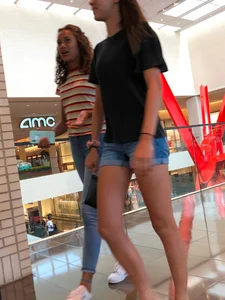 Tight round close up at the food court