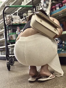 Latina Vpl in Tight White Knitted Dress