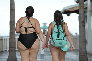 Deerfield Beach girls in bikinis