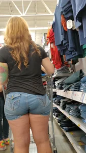 VPL Milf in Tight Jean Shorts