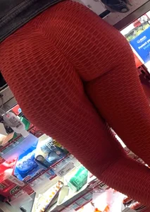 Nice big round bubble butt booty in red yoga pants