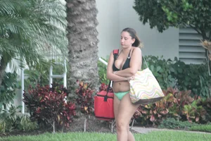 Even more hot and sexy bikini babes in Florida