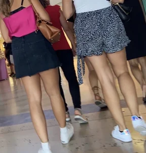 Mall creepshots of nice candid legs, two girls in skirts