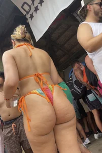 Crazy thick pawg in thong capped from all angles (OC)