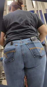 BBW chubby nerdy latina milf ass in denim jeans