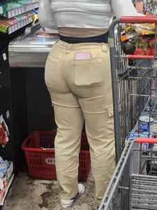 Out In The Wild 26 (The Phattest ass i cap this year) Epic Bubble!