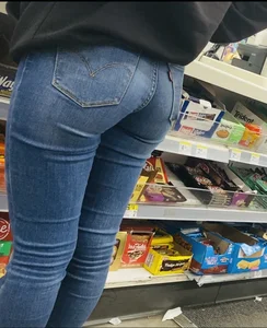 Sexy Candid Booty And Legs in Tight Blue Jeans - Creepshots at the Supermarket