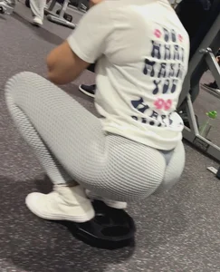Thick Snow bunny at the gym  (OC)