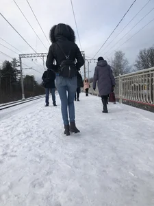 Hot Girl in Tight Jeans Winter Creep