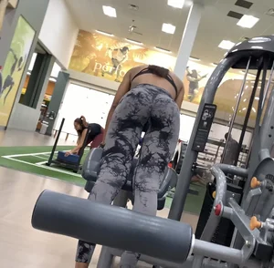 Black girls in the gym cumpilation