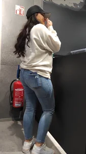 Thick butt in jeans
