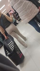Juicy ass in leggings