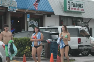 Deerfield Beach girls in bikinis