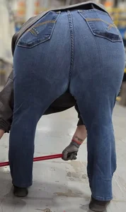 BBW chubby nerdy latina milf ass in denim jeans