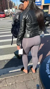 Candid black babe with a great ass and vtl in grey leggings