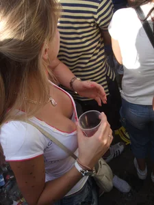 Street Closeup Downblouse Breast Pic