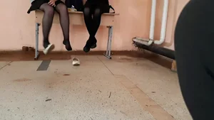 College teens legs, feet and shoeplay and dangle candid videos