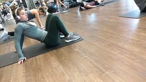 [Non OC] Blonde girl huge ass in green leggings